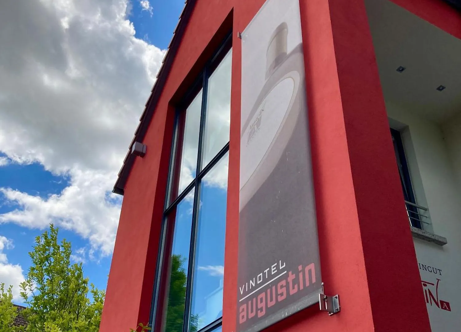 Nahe der Friedenskirche Dettelbach: 3 Hotels im Vergleich